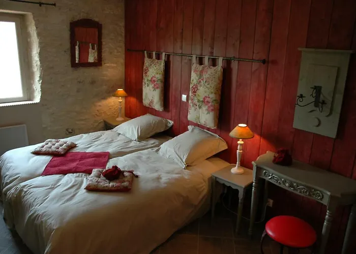 לינה וארוחת בוקר D'hotes Au Picatal 3*